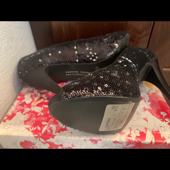 New in box flippy sequins sz 8 woman’s high heels black & silver sequins - Picture 4 of 5